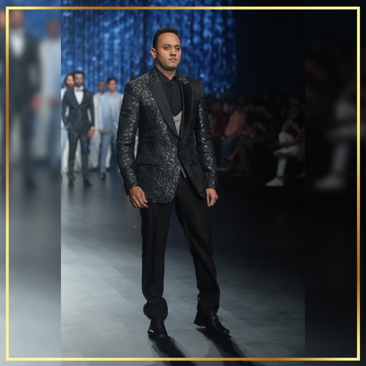 Cropped Faux leather Jacket