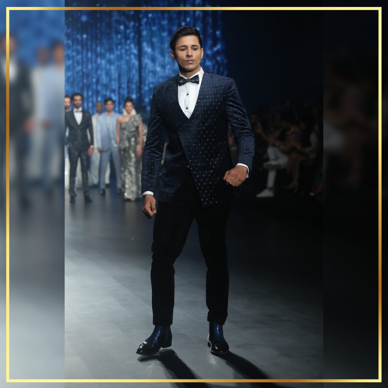 Cropped Faux leather Jacket