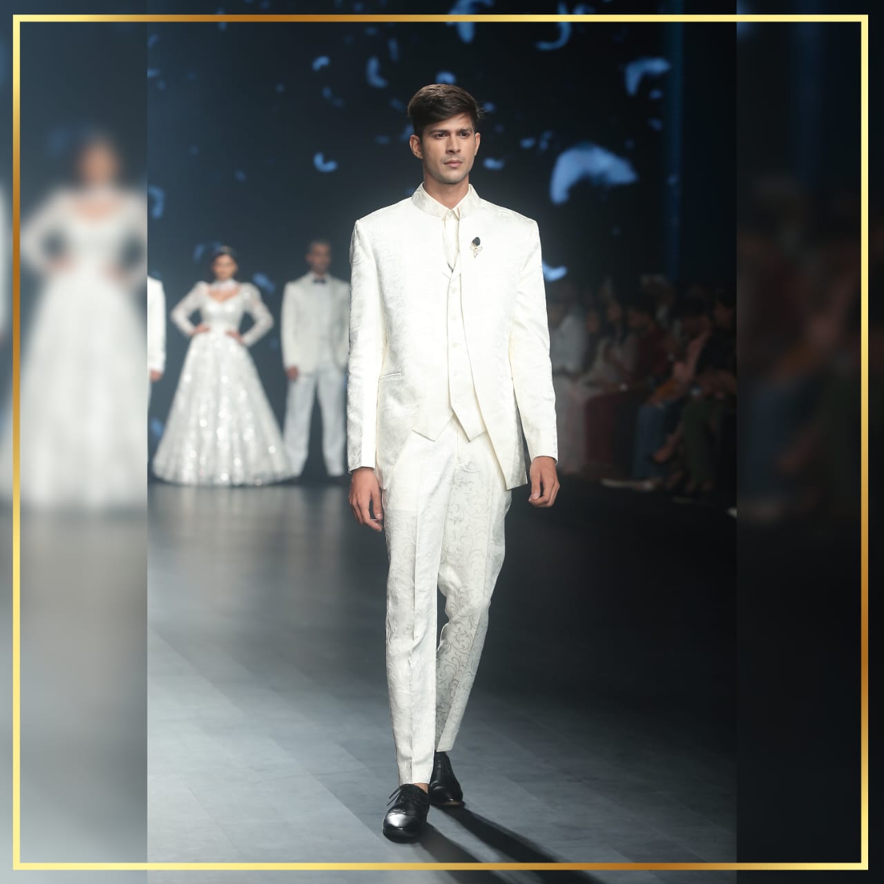 Cropped Faux leather Jacket